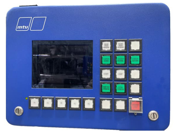 X00010351/S0002 CONTROL CONSOLE IN ENGINE ROOM MTU